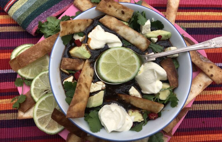 Sopa Azteca - Mexican tortilla soup